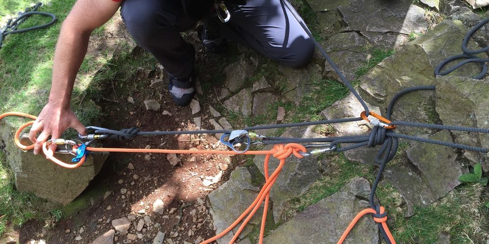 Ra Qualifications Spa Releasable Abseil